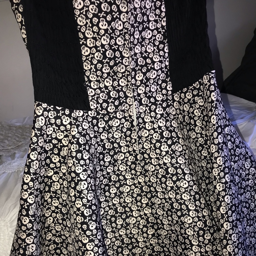 Jawbreaker gothic heartline dress - Picture 5 of 5